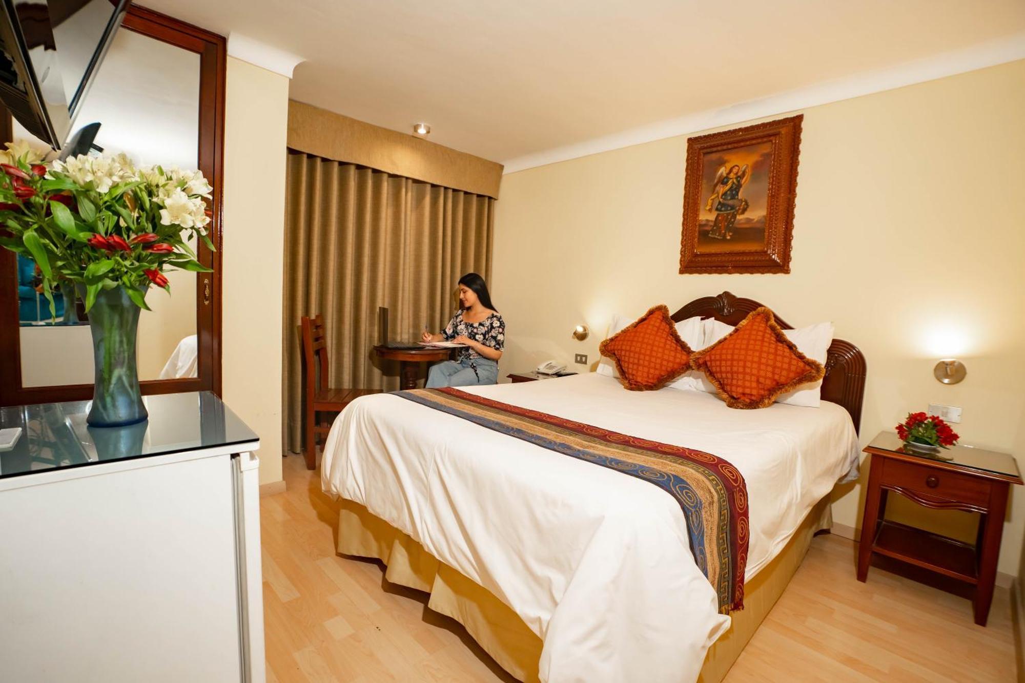 Hotel Agustos Cuzco Esterno foto