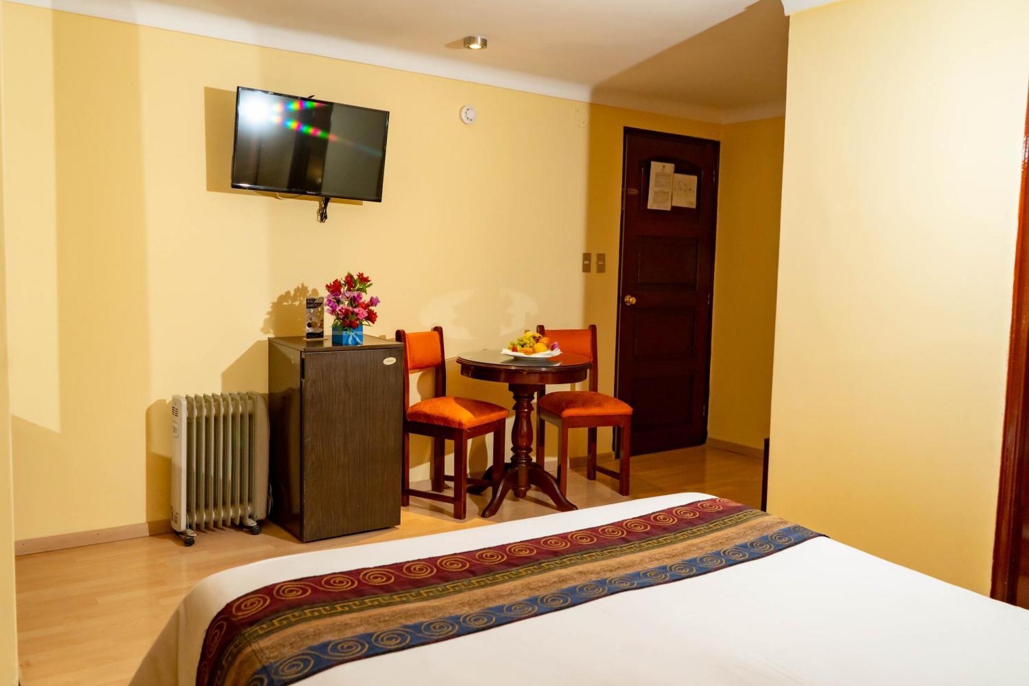 Hotel Agustos Cuzco Esterno foto