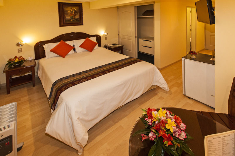 Hotel Agustos Cuzco Esterno foto